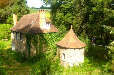 Trail Running Holidays in Dordogne, France - Moulin